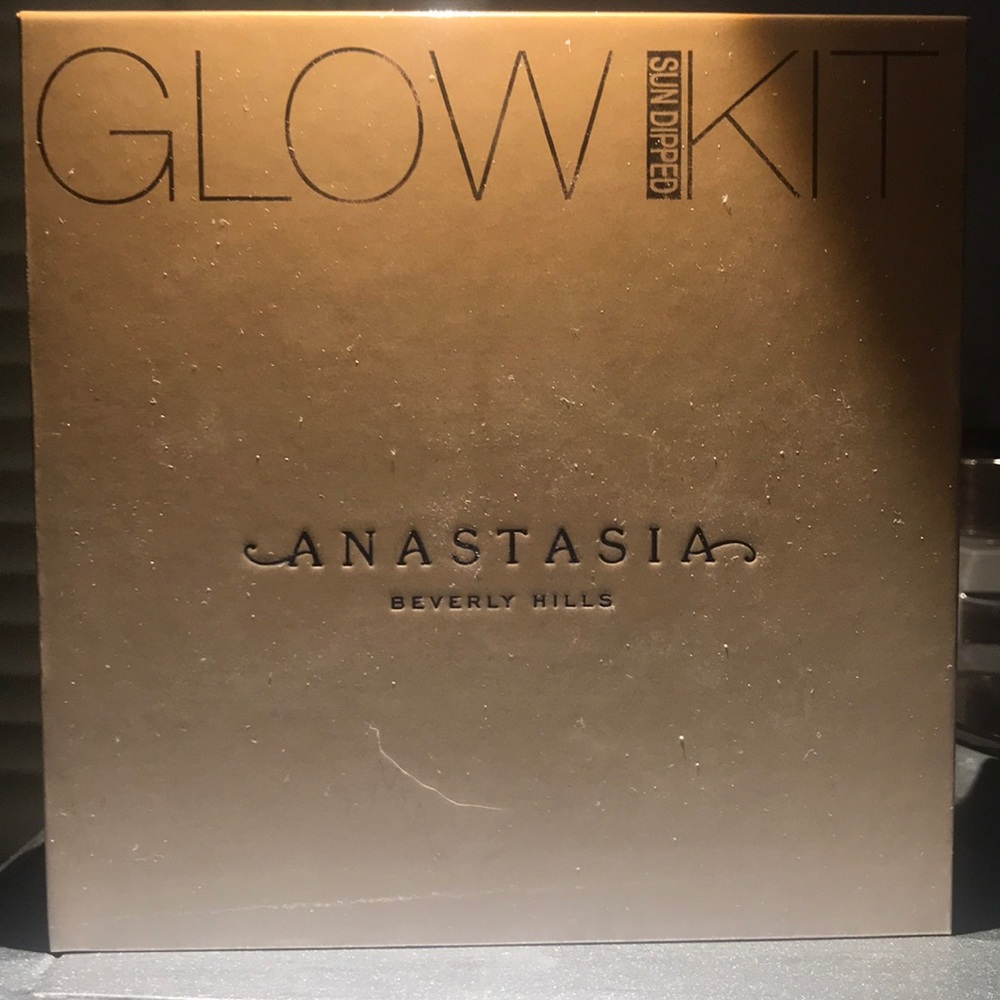 Anastasia Glow Kit in Sundipped